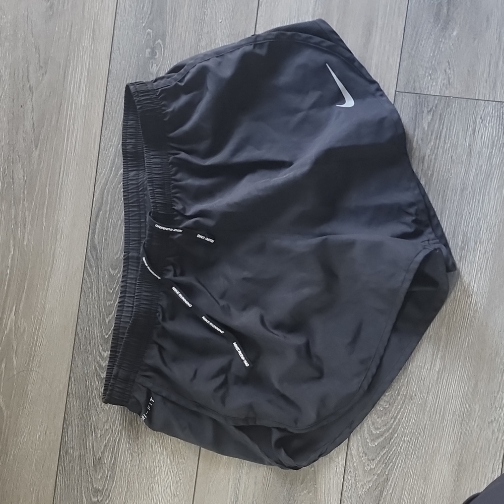 🌺 3 for 30 NWOT Nike shorts